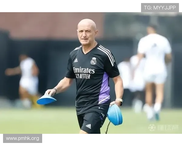 记者透露原则上平图斯将继续担任皇马体能教练除非本人另有决定